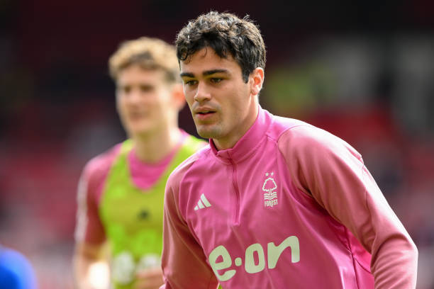 明离开CB 明离开CB