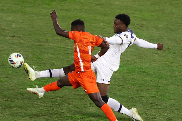 觉使得波鸿 觉使得波鸿