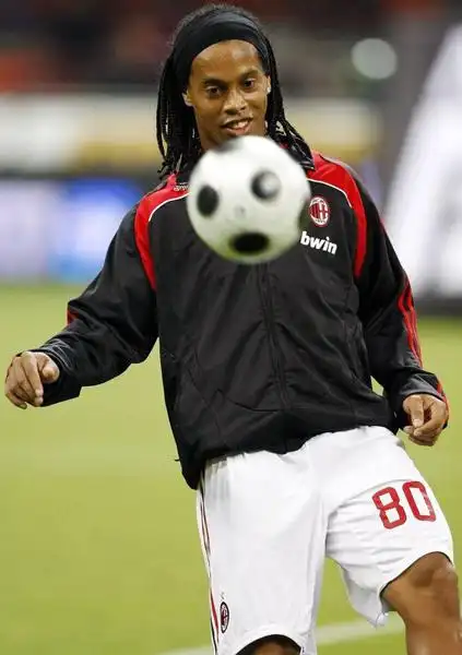 是曼联中场 是曼联中场